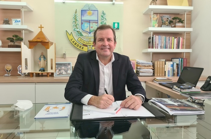 Prefeito Fábio Tyrone anuncia pagamento de aposentados e pensionistas para esta segunda-feira (10)